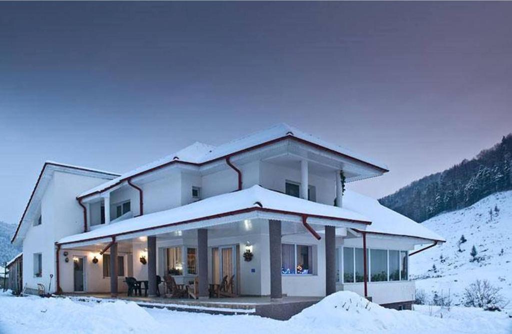 Pensiunea Aurora Izvorul Muntelui Bicaz Exteriör bild