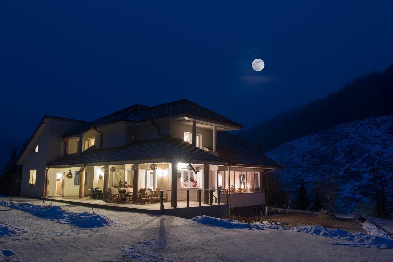 Pensiunea Aurora Izvorul Muntelui Bicaz Exteriör bild