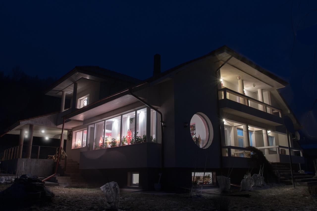 Pensiunea Aurora Izvorul Muntelui Bicaz Exteriör bild